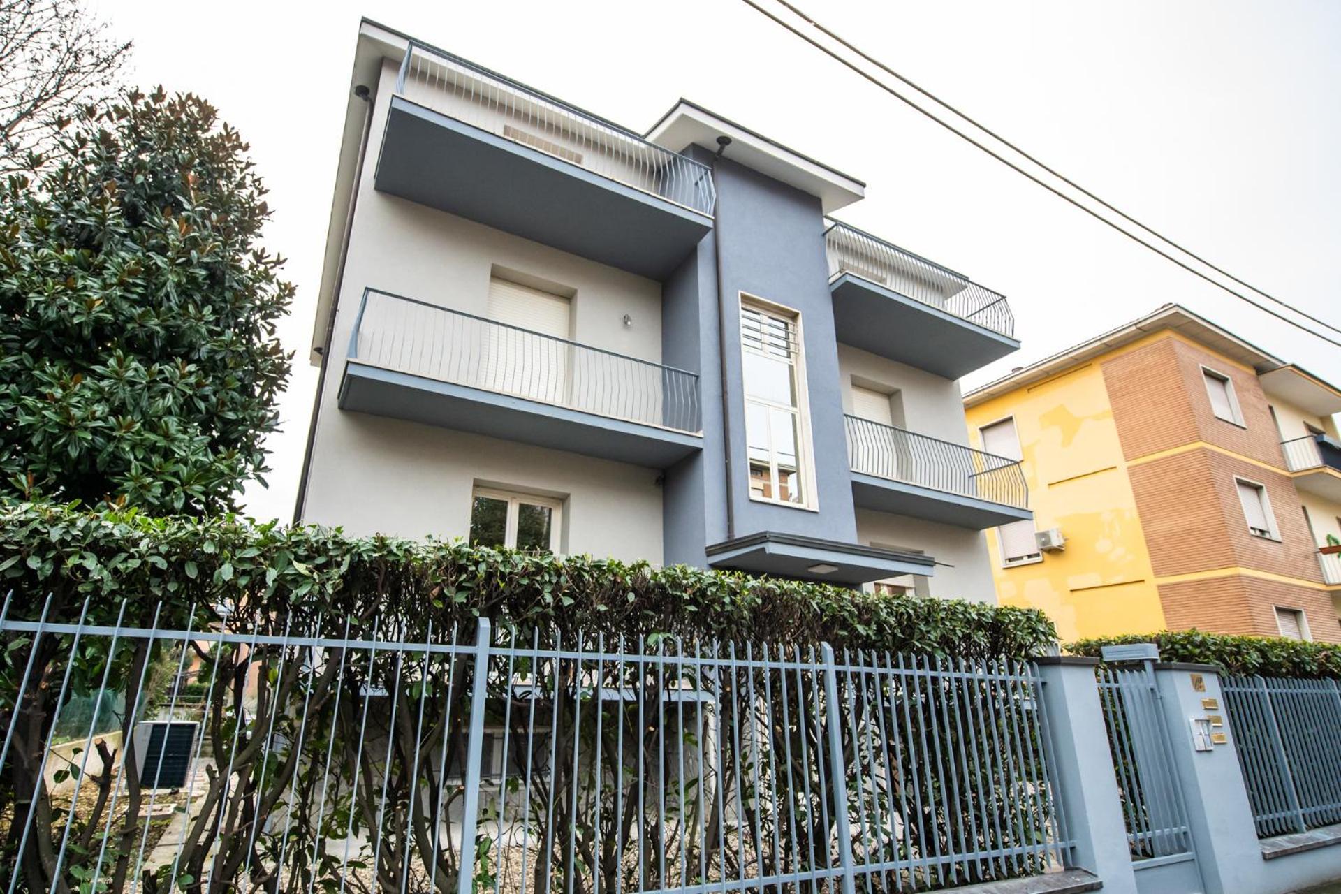 350 M Da Ospedale Maggiore L Parcheggio Prive L Rooms Parma Eksteriør billede