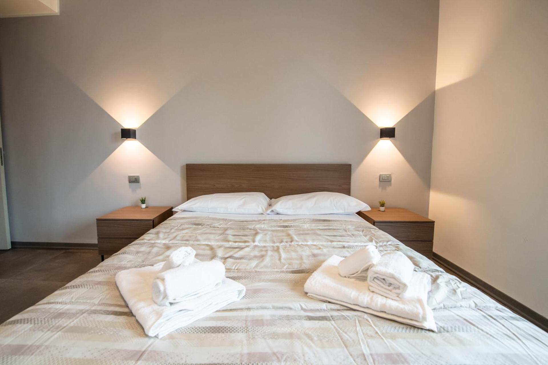 350 M Da Ospedale Maggiore L Parcheggio Prive L Rooms Parma Eksteriør billede